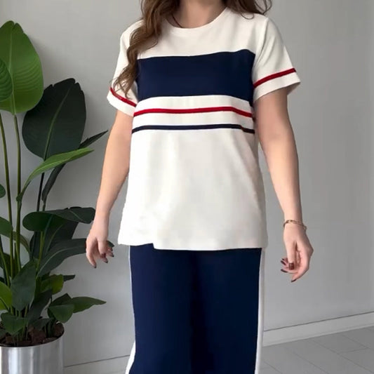 Bryaska – Zestaw Casualowy Składający Się z T-shirtu I Spodni